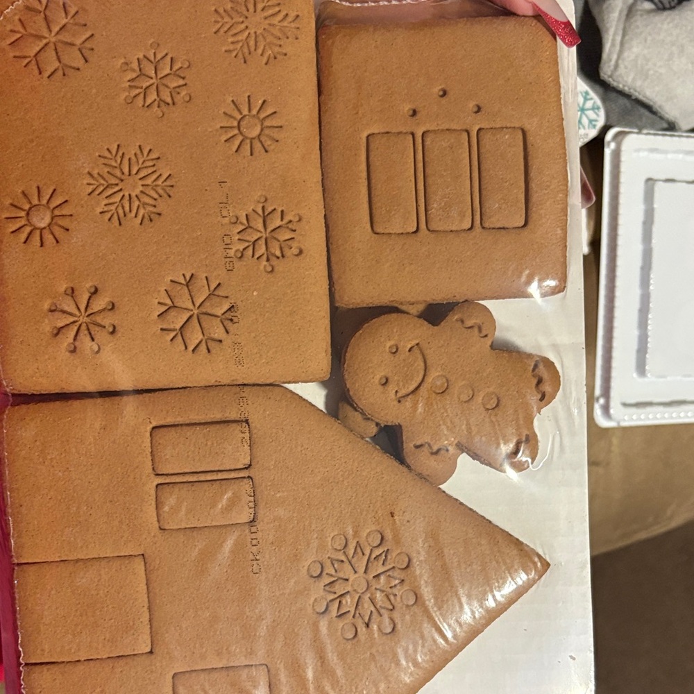 Gingerbread House Kit with Snowflake Design